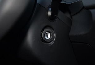 方向盤及點(diǎn)火鑰匙轉(zhuǎn)不動的原因與解決方法